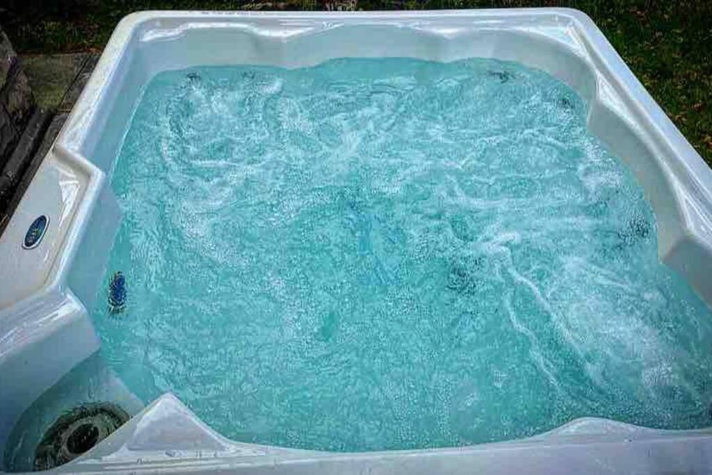 {Hot Tub In Ranch} Mins To Airport/Uofr/Strng/Dwtn Βίλα Ρότσεστερ Εξωτερικό φωτογραφία