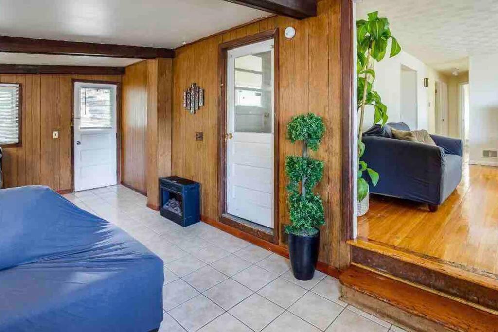 {Hot Tub In Ranch} Mins To Airport/Uofr/Strng/Dwtn Βίλα Ρότσεστερ Εξωτερικό φωτογραφία